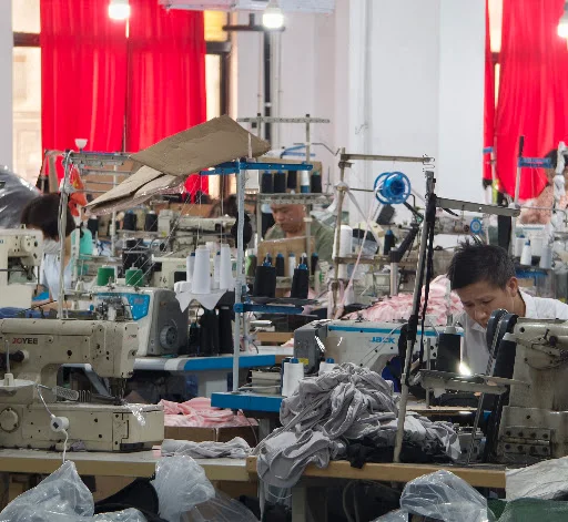 SHENOCHI sewing team working inside the Dongguan production plant